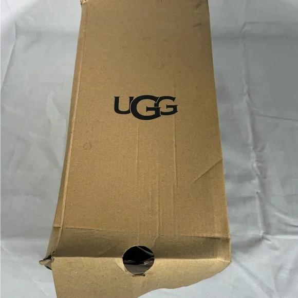 UGG - Women’s Dalla - Picture 5 of 6